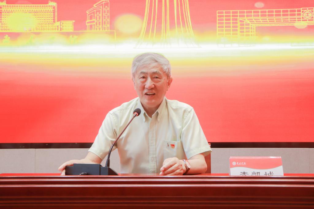 20250624best365官网举行纪念中国人民抗日战争胜利80周年暨隐蔽战线革命前辈后代交流活动 (1).jpg
