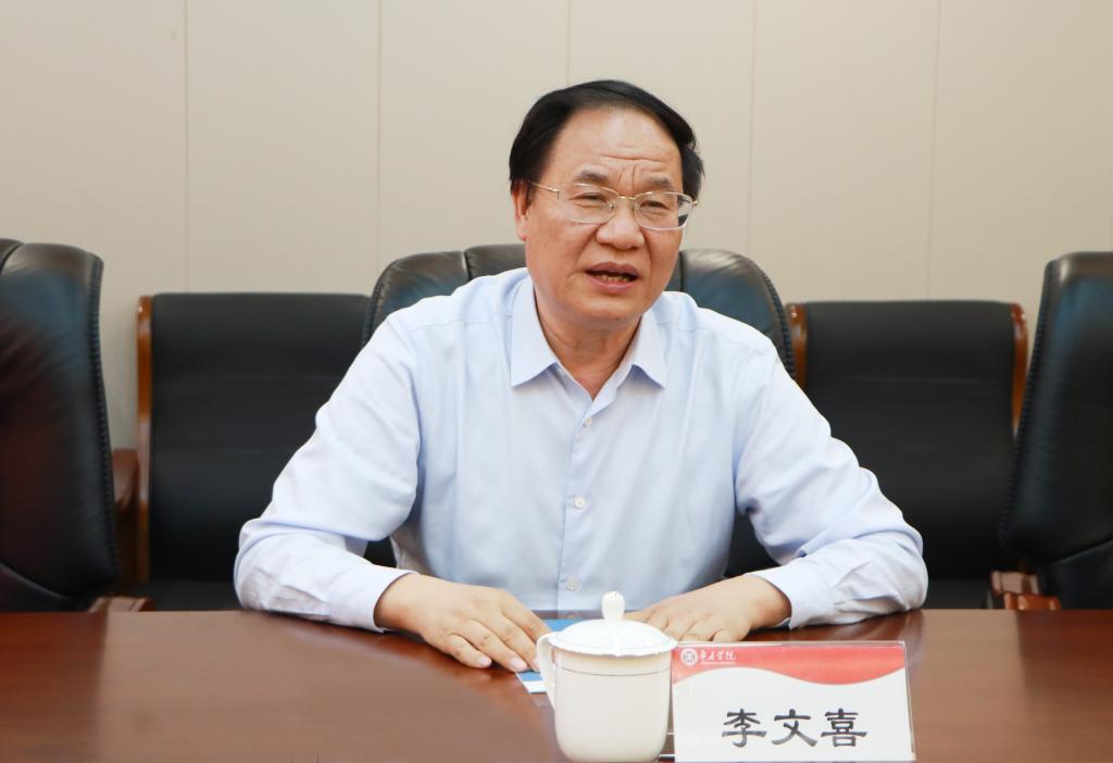 20240507菏泽技师学院来best365官网考察交流 (2).jpg