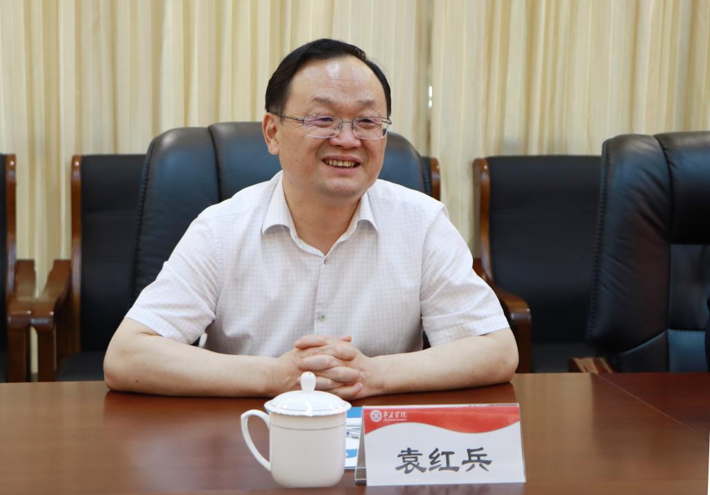 20240507菏泽技师学院来best365官网考察交流 (3).jpg