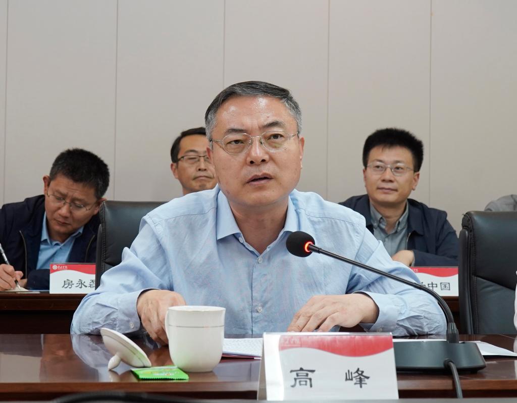 20241015上海工程技术大学best365体育官网平台战略合作签约仪式2.jpg