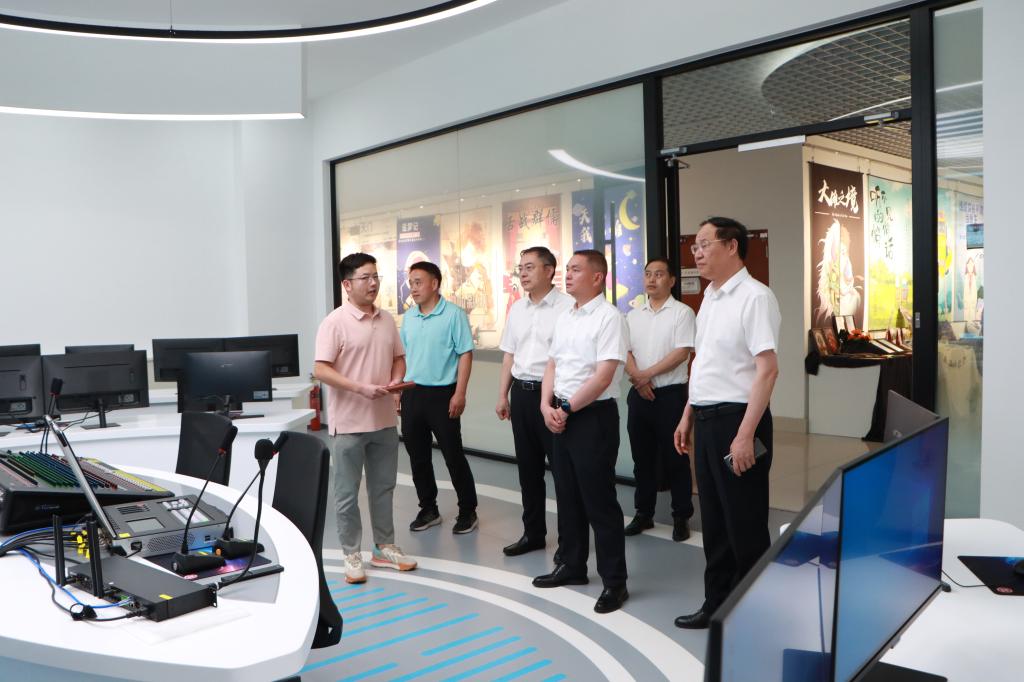 20240612左文副市长来best365官网调研 (1).jpg