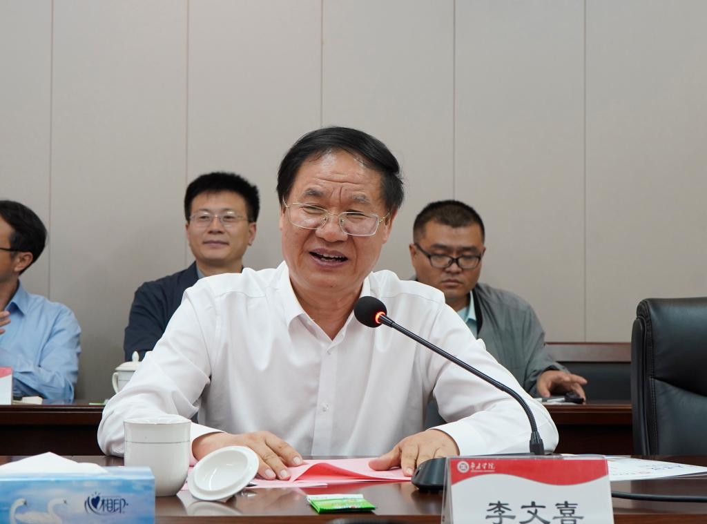 20241015上海工程技术大学best365体育官网平台战略合作签约仪式3.JPG